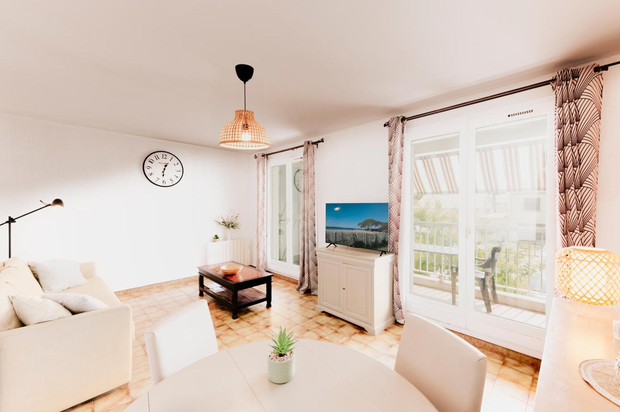 L'Olivine: Beachside Retreat with Southern Terrace La Londe-les-Maures Exterior photo